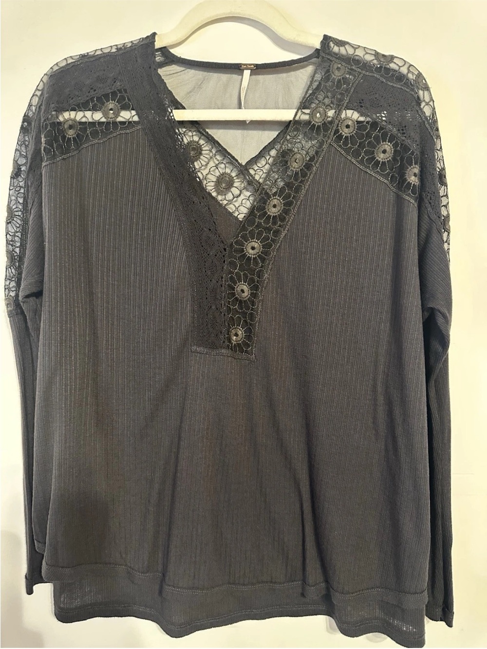 Free People XS Gray Solid Rib Knit Lace Yoke V-Neck Button Long Sleeve Blouse